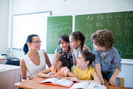College Schülerin Und Ihr Lehrer College Schülerin Und Ihr Lehrer